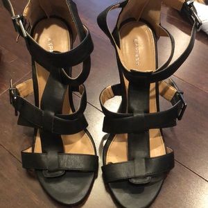 Express high heeled shoes !